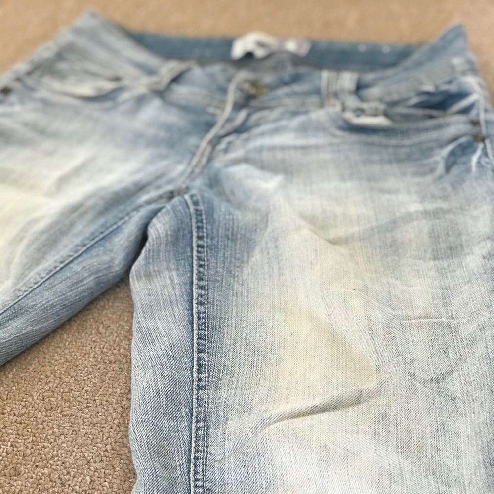 Light wash classic low rise jean